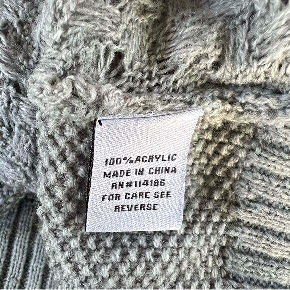 Love Scarlett Gray Loose Knit Sweater size Small - Picture 7 of 8